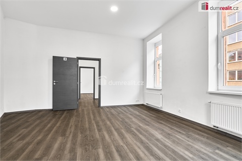 Prodej komerčního objektu, 980 m² 10