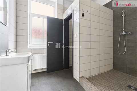 Prodej komerčního objektu, 980 m² 6