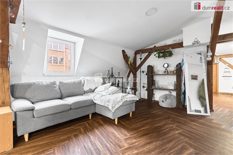 Prodej komerčního objektu, 980 m² 2