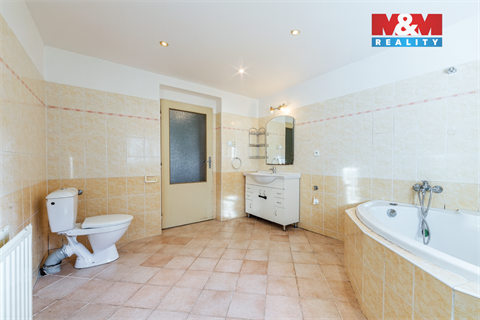 Prodej rodinného domu, 200 m² - 12