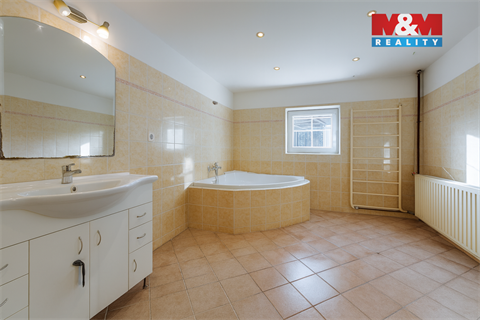 Prodej rodinného domu, 200 m² - 2