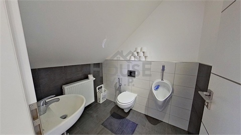 Prodej rodinného domu, 246 m² 12