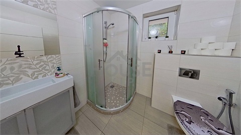 Prodej rodinného domu, 246 m² - 10