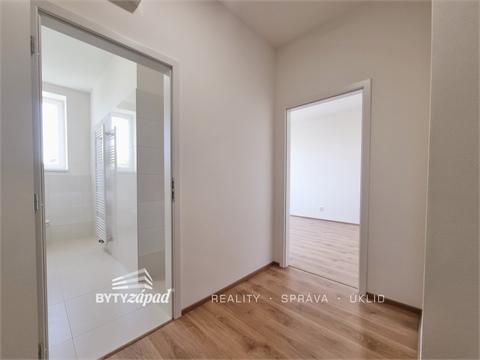 Pronájem bytu 1kk, 31 m² 6