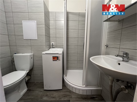 Pronájem bytu 1kk, 29 m² - 0