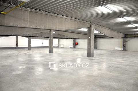 Pronájem skladu / haly, 1 650 m² - 0