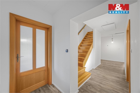 Prodej rodinného domu, 260 m² - 24