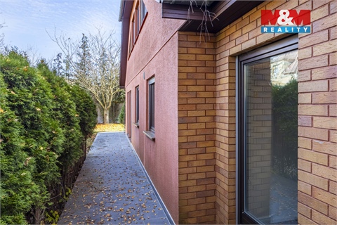 Prodej rodinného domu, 260 m² - 14