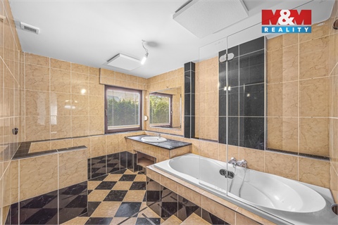 Prodej rodinného domu, 260 m² - 8