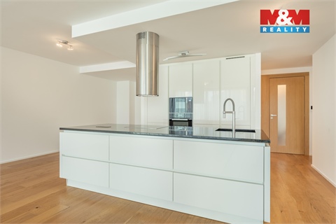 Prodej rodinného domu, 279 m² 14