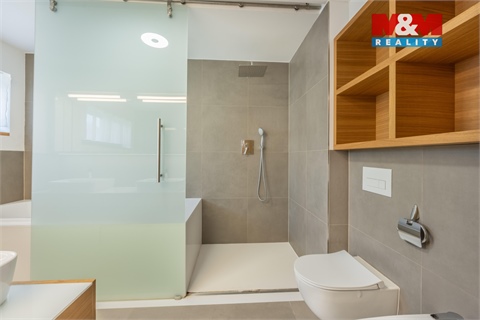 Prodej rodinného domu, 279 m² - 6