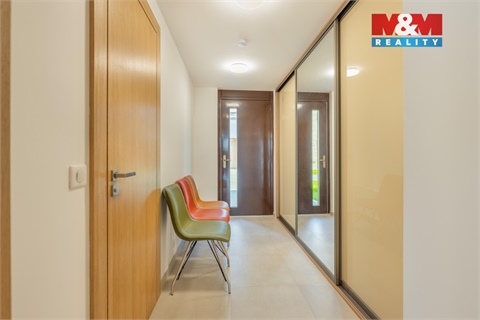 Prodej rodinného domu, 279 m² 26