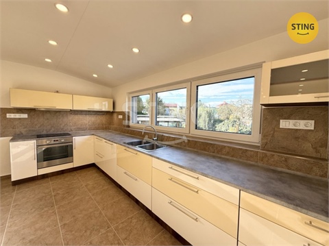 Pronájem bytu 3kk, 102 m² - 0