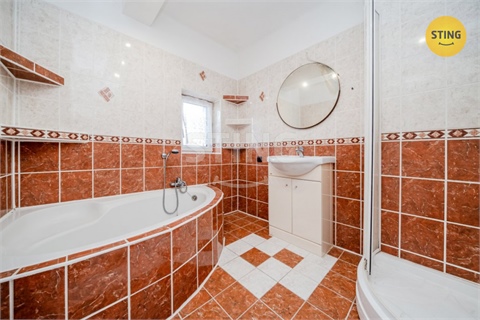 Prodej rodinného domu, 200 m² - 14