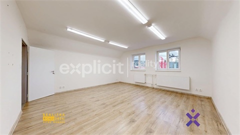 Pronájem skladu / haly, 174 m² - 2