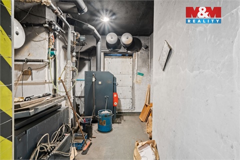 Prodej výrobního objektu, 938 m² 12