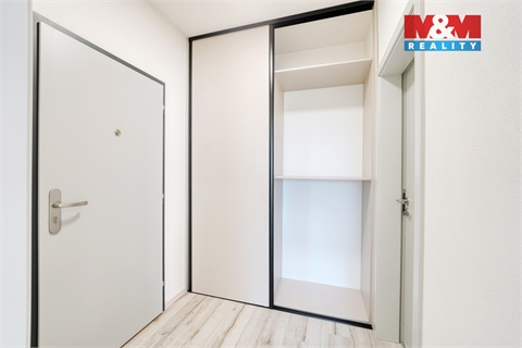 Pronájem bytu 1kk, 45 m² 12