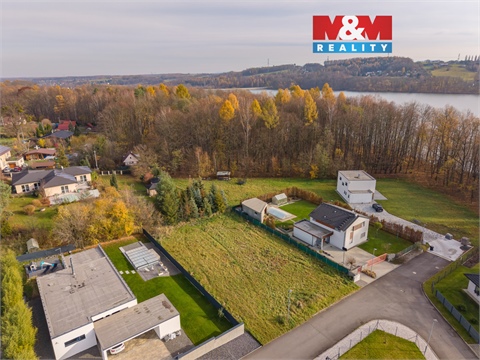 Prodej stavebního pozemku, 995 m² 0