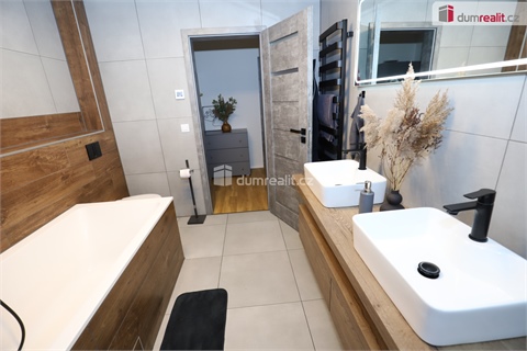 Prodej rodinného domu, 140 m² - 14