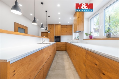 Prodej rodinného domu, 270 m² 0