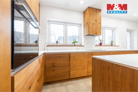 Prodej rodinného domu, 270 m² 2