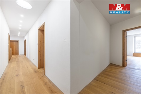 Prodej rodinného domu, 270 m² 12