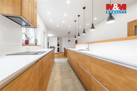 Prodej rodinného domu, 270 m² - 0