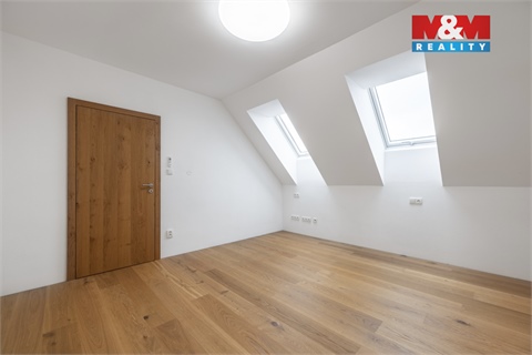 Prodej rodinného domu, 270 m² 10