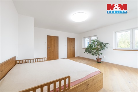 Prodej rodinného domu, 270 m² 14