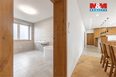 Prodej rodinného domu, 270 m² - 4