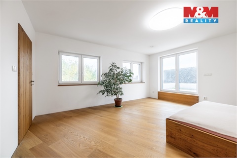 Prodej rodinného domu, 270 m² - 12