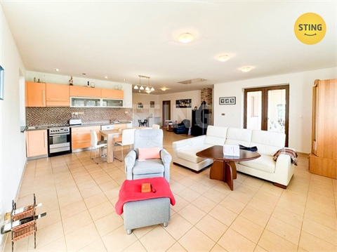 Prodej rodinného domu, 217 m² - 2