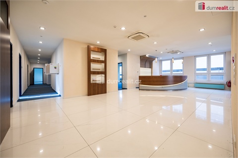 Pronájem kanceláře, 2 300 m² - 0