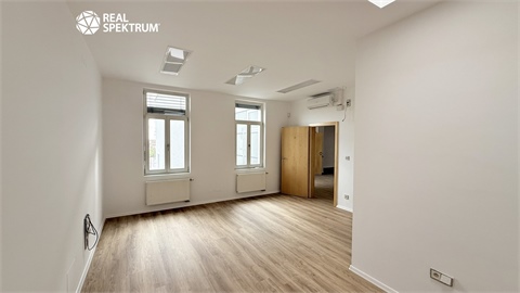 Pronájem kanceláře, 24 m² - 2