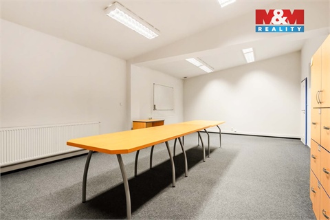 Pronájem kanceláře, 460 m² - 0