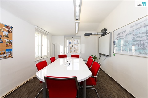 Pronájem kanceláře, 200 m² 14