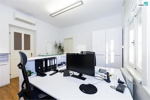 Pronájem kanceláře, 200 m² 10