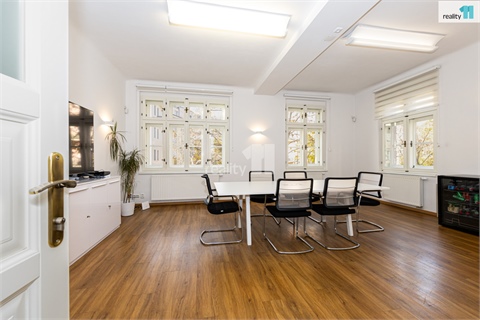 Pronájem kanceláře, 200 m² 4