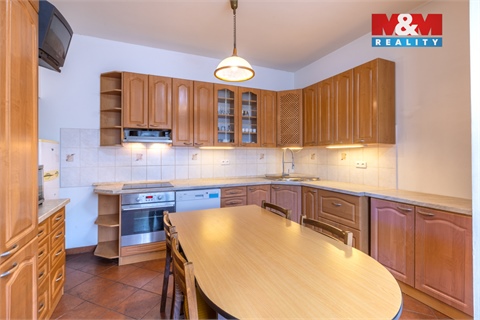 Prodej rodinného domu, 310 m² - 8