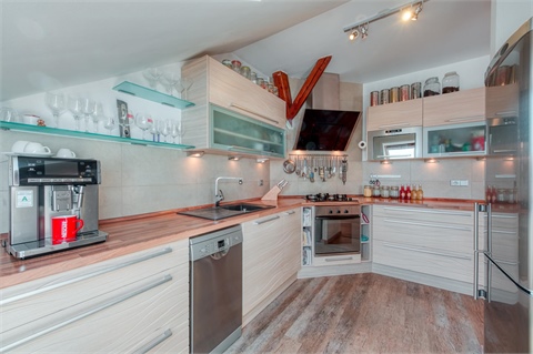 Prodej bytu 4kk, 136 m² - 0