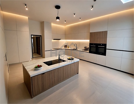 Prodej bytu 3kk, 105 m² 0