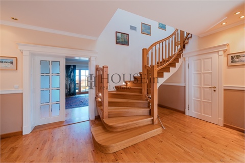 Prodej rodinného domu, 277 m² 18