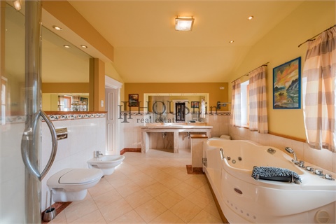 Prodej rodinného domu, 277 m² 24