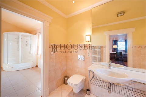 Prodej rodinného domu, 277 m² 12