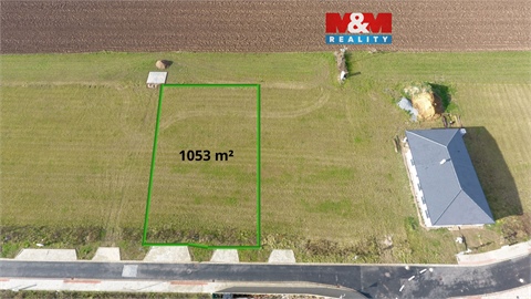 Prodej stavebního pozemku, 1 053 m² 0