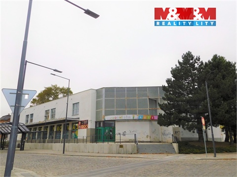 Pronájem obchodních prostor, 2 400 m² 0