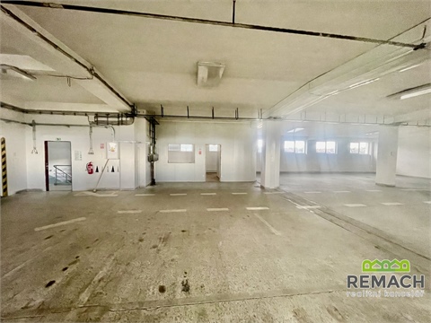 Pronájem skladu / haly, 950 m² - 0