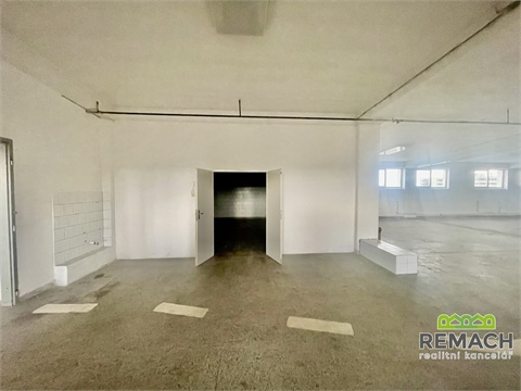 Pronájem skladu / haly, 950 m² - 2