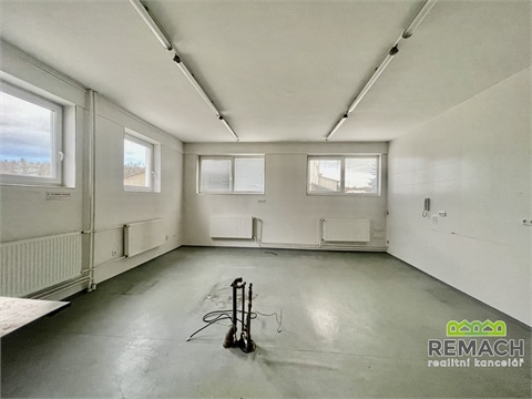 Pronájem skladu / haly, 1 100 m² - 12