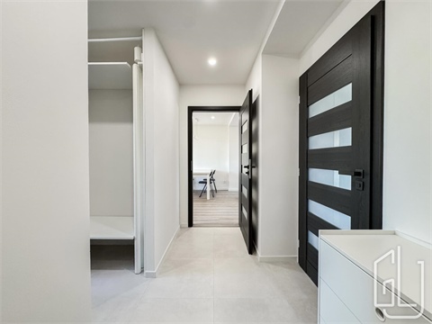 Pronájem bytu 2kk, 66 m² 12